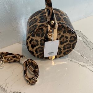 Shiny Patent leather Leopard round barrel purse